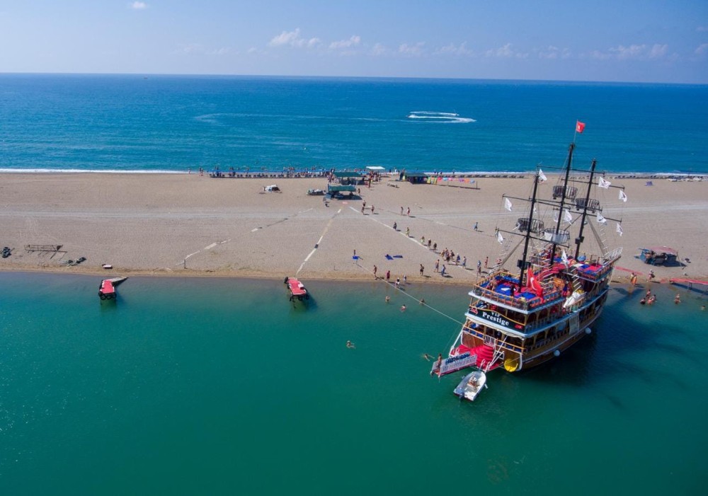 Exploring Manavgat: From Waterfalls to River Cruises