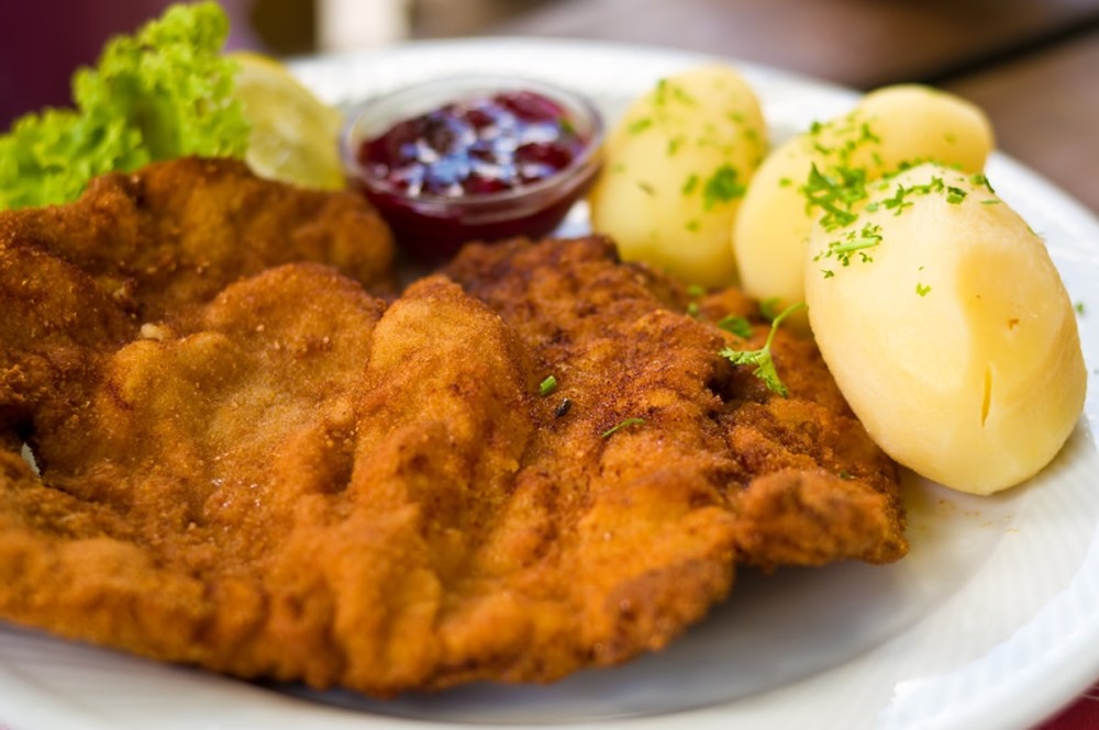 A Taste of Vienna: Must-Try Food and Drinks
