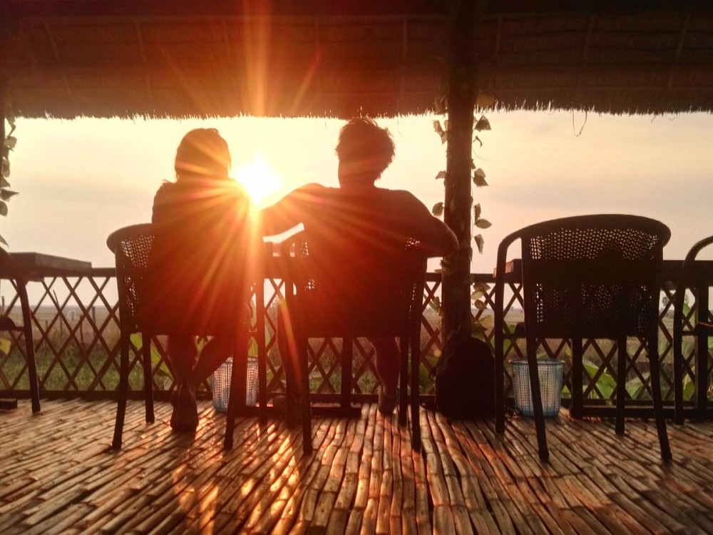 Siem Reap Nightlife: Best Bars, Night Markets, and Cultural Shows