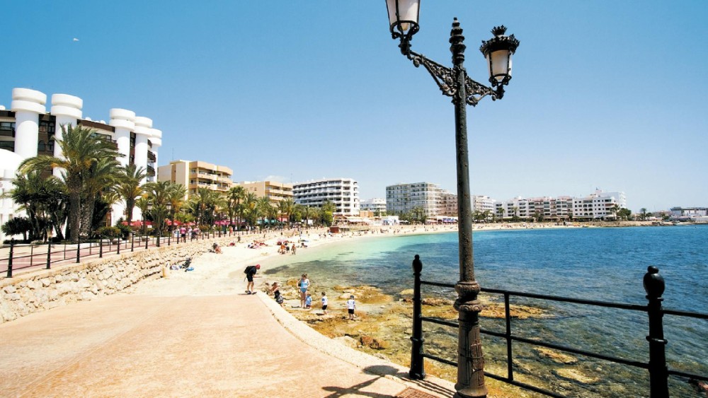 Top 5 Must-Do Experiences in Ibiza for First-Time Visitors