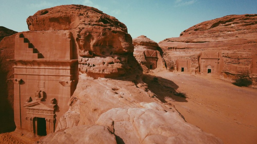 Top 5 Must-See Attractions in AlUla
