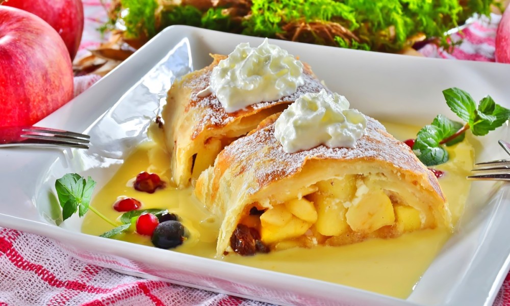 A Taste of Vienna: Must-Try Food and Drinks