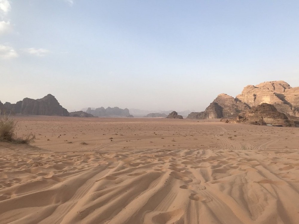 A Guide to Wadi Rum: Must-See Sights and Experiences