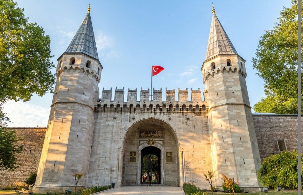 Exploring Istanbul for the First Time: Must-Know Tips and Highlights