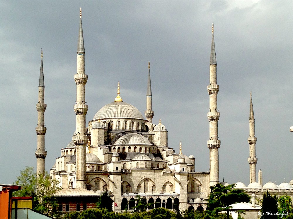 Top 5 Must-See Attractions in Istanbul for First-Time Visitors