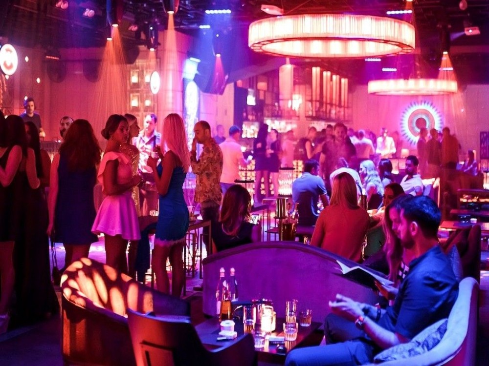 Nightlife in Praia: Bars, Clubs, and Entertainment Hotspots