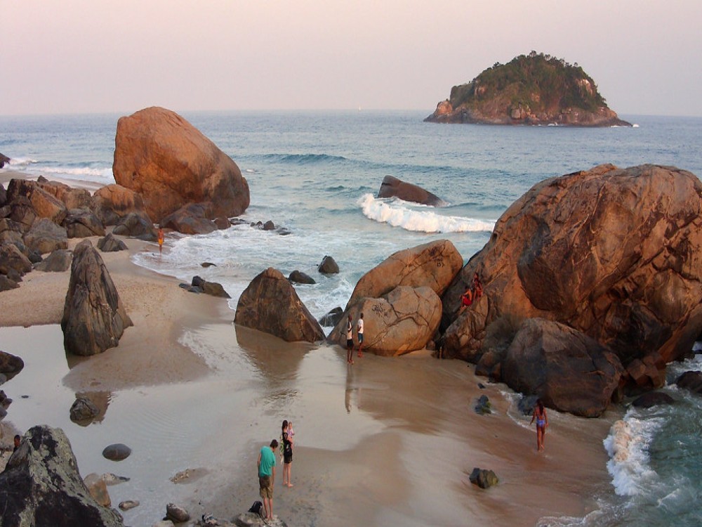 Exploring Praia: Must-See Attractions and Hidden Gems