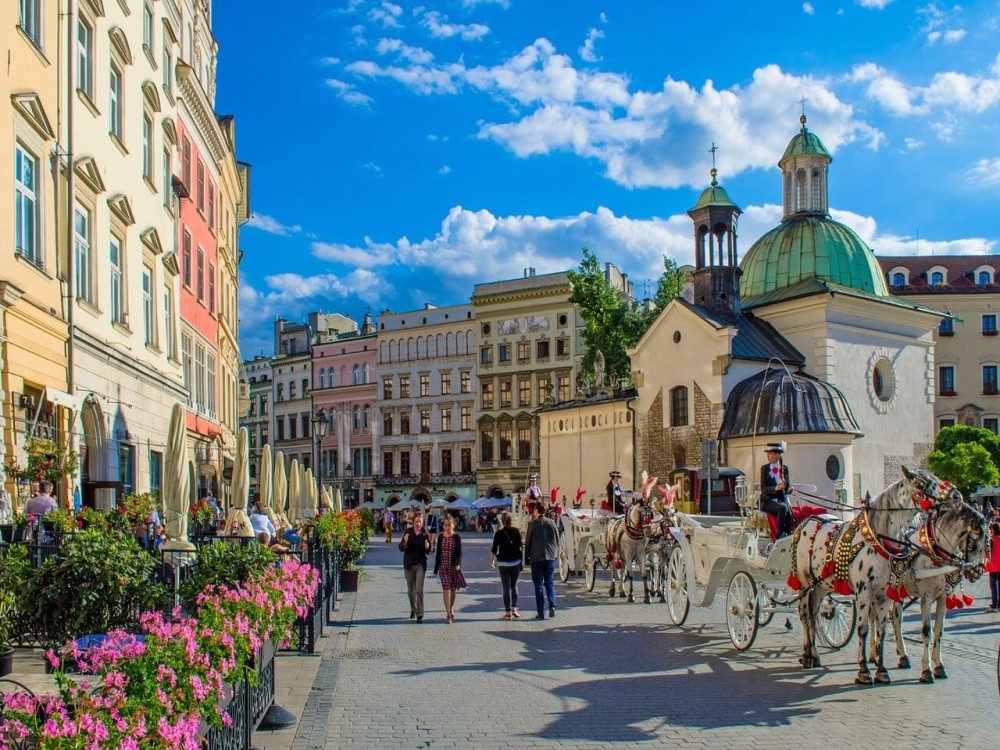 Krakow on Foot: Best Walking Routes to Discover the City’s Charm