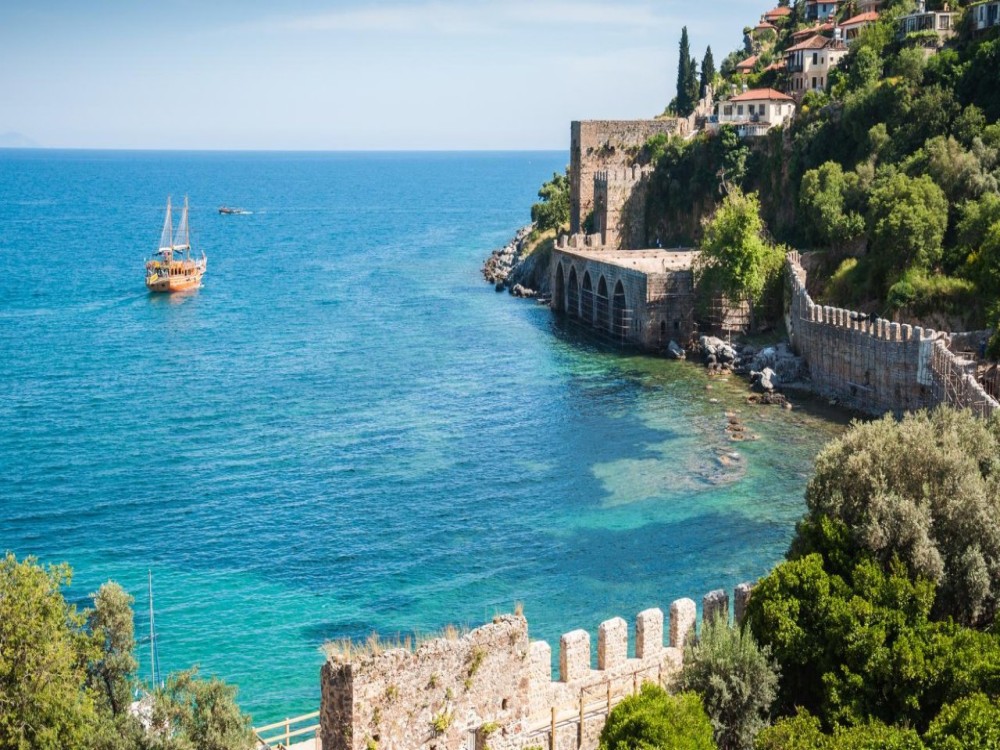 Top 10 Must-Do Activities in Alanya: Unforgettable Experiences by the Mediterranean