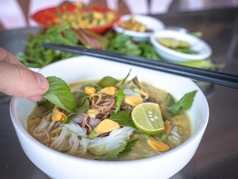 A Food Lover’s Guide to Phnom Penh: Best Places to Eat and Drink