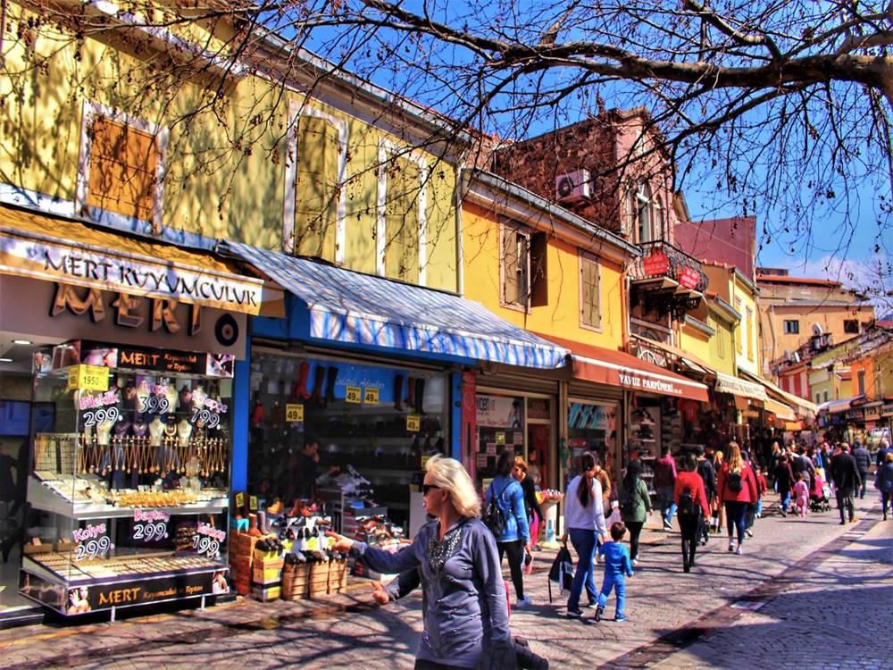 A Shopper’s Paradise: Markets and Bazaars of İzmir