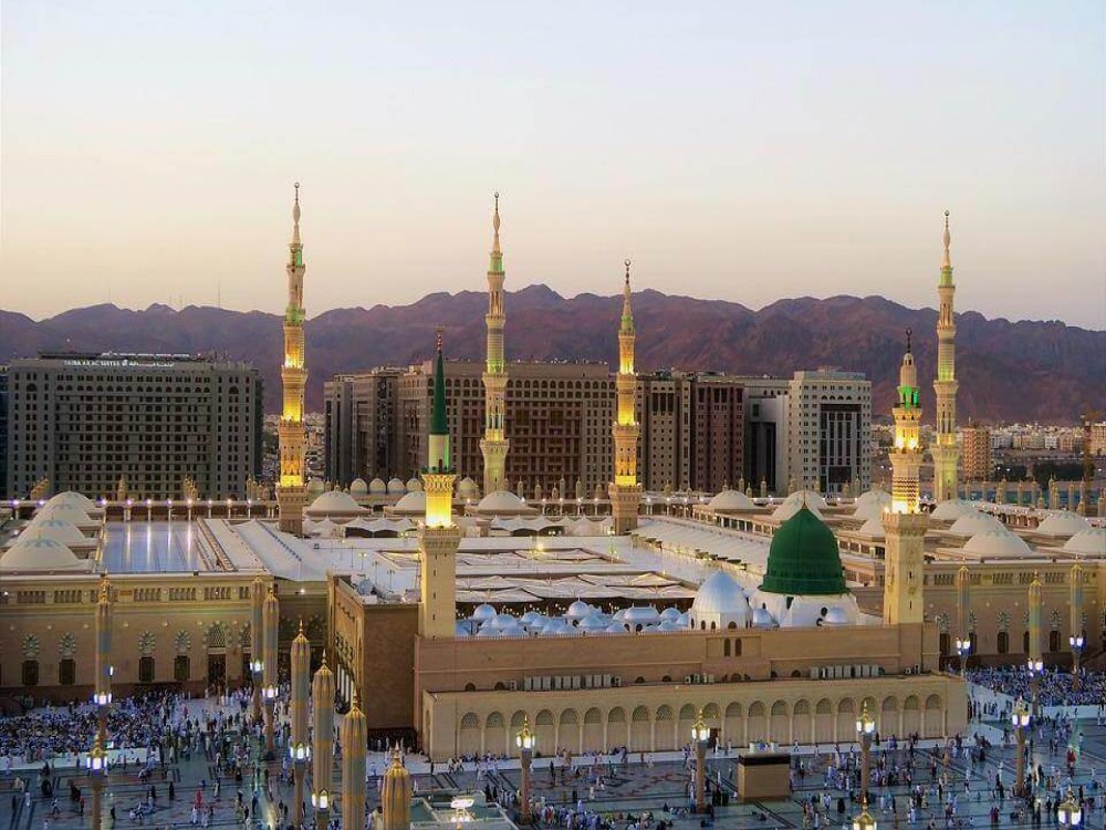 Shopping in Medina: Where to Find Unique Souvenirs and Local Crafts