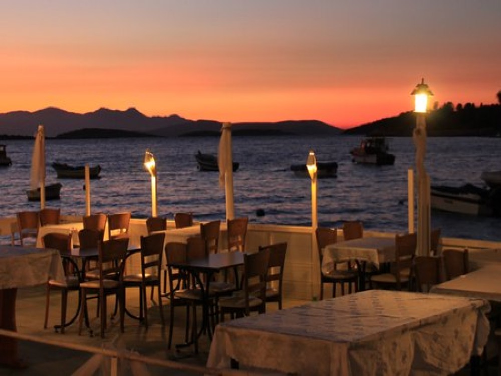 Cesme’s Flavors: A Culinary Delight