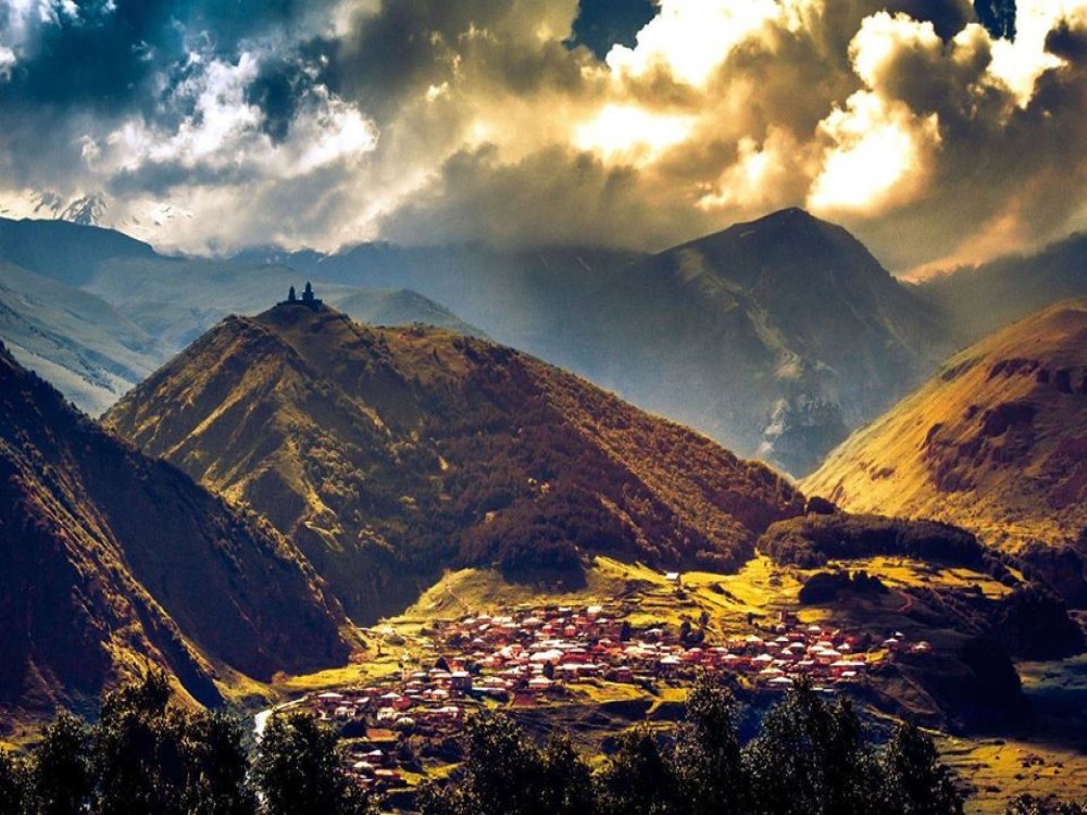 Stepantsminda in One Day: How to Make the Most of Your Trip