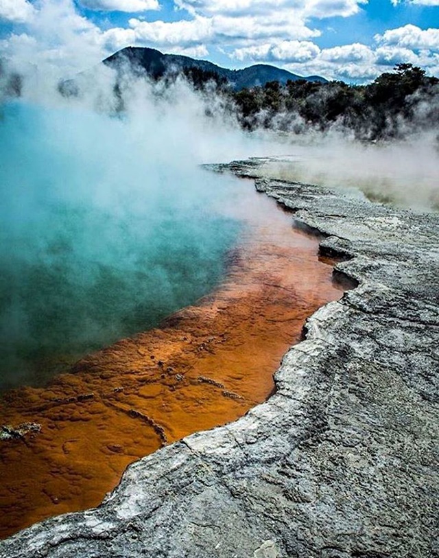 New Zealand: A land of stunning landscapes, thrilling adventures, and rich Maori culture. 