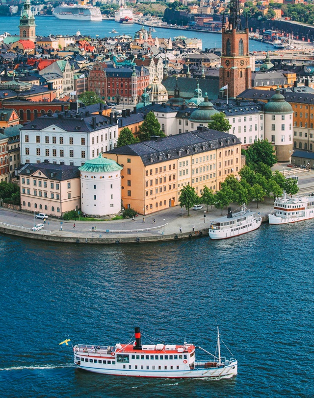 Sweden: A Nordic paradise of vibrant cities, stunning landscapes, rich history, and sustainable living. 