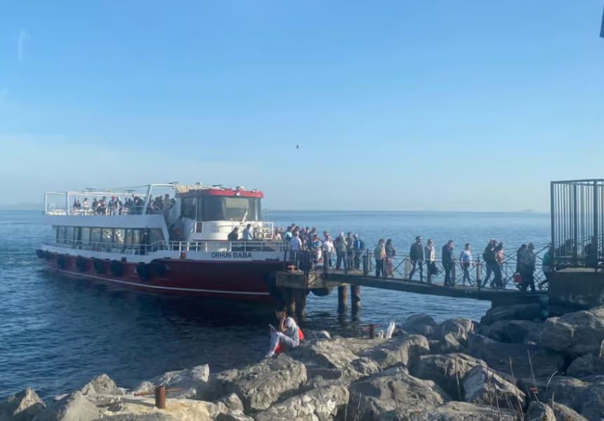 Istanbul: Bosphorus & Golden Horn Cruise Daytime or Sunset | ®ExcursionMania