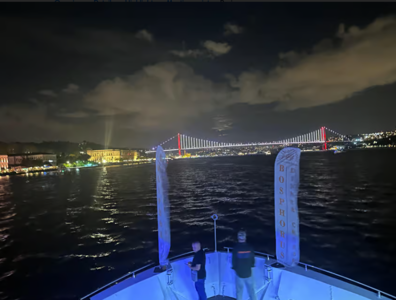 Istanbul: Bosphorus & Golden Horn Cruise Daytime or Sunset | ®ExcursionMania