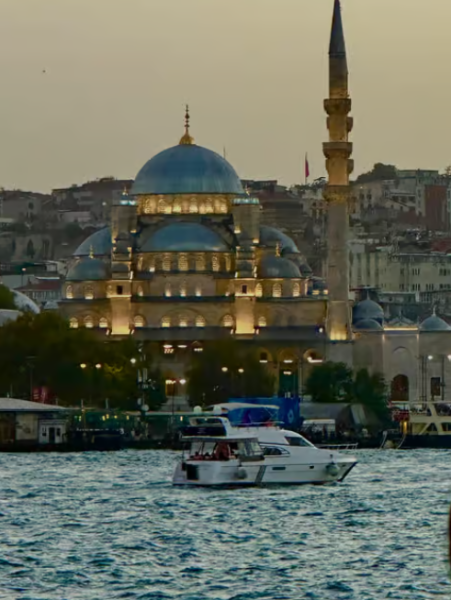 Istanbul: Bosphorus & Golden Horn Cruise Daytime or Sunset | ®ExcursionMania