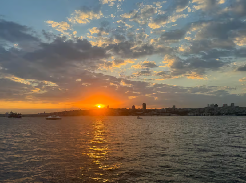 Istanbul: Bosphorus Sightseeing Cruise with Sunset Option | ®ExcursionMania