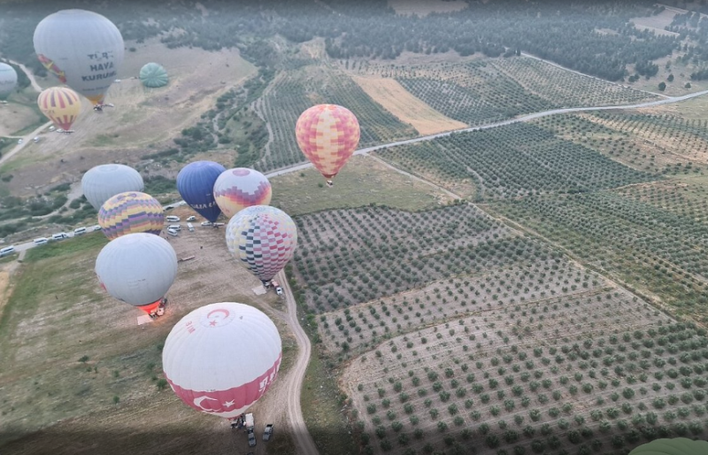 Kuşadası: Kusadası: Pamukkale Tour With Balloon Flight & Private Transfer | ®ExcursionMania