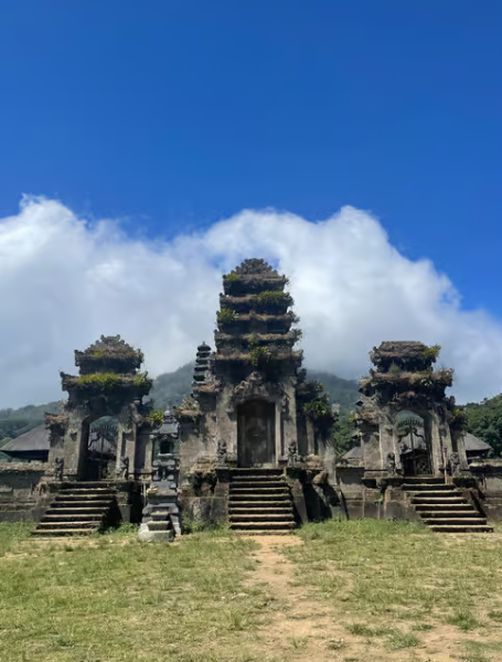 Bali: Munduk Waterfalls Trek Twin Lakes and Temple Tour | ®ExcursionMania