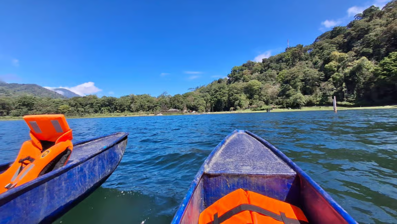 Bali: Munduk Waterfalls Trek Twin Lakes and Temple Tour | ®ExcursionMania