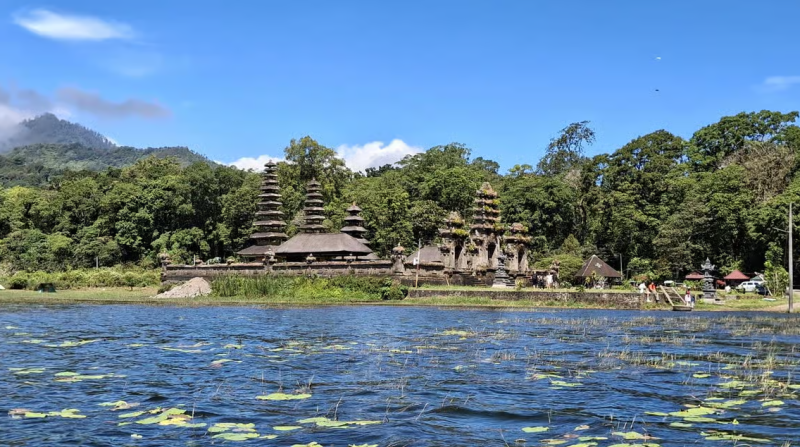 Bali: Munduk Waterfalls Trek Twin Lakes and Temple Tour | ®ExcursionMania