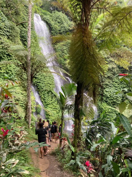 Bali: Munduk Waterfalls Trek Twin Lakes and Temple Tour | ®ExcursionMania