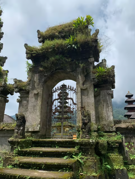 Bali: Munduk Waterfalls Trek Twin Lakes and Temple Tour | ®ExcursionMania