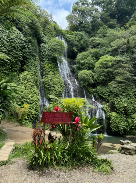 Northern Charm: Lake Bratan Handara Gate Waterfall  Swing | ®ExcursionMania