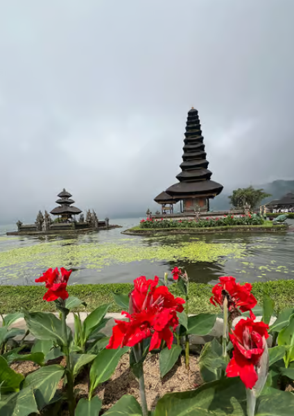 Northern Charm: Lake Bratan Handara Gate Waterfall  Swing | ®ExcursionMania