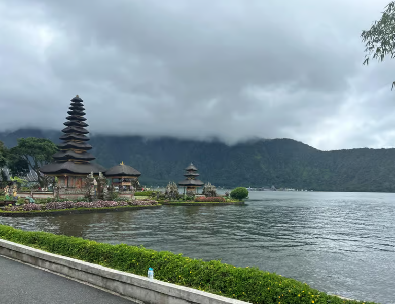 Northern Charm: Lake Bratan Handara Gate Waterfall  Swing | ®ExcursionMania