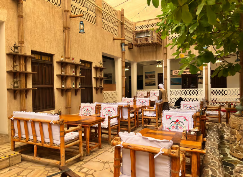 Dubai: Ethnic Emirati Dining Experience | ®ExcursionMania