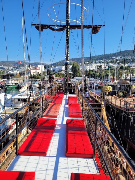 Bodrum: Bodrum Pirate Boat Trip With Hotel Transfer | ®ExcursionMania