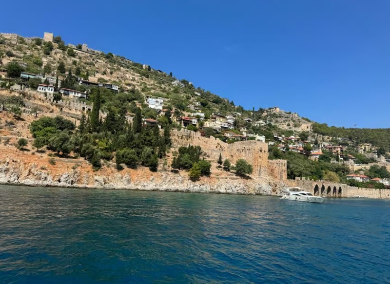 Alanya: Boat Tour with Unlimited Soft Drinks Lunch & Hotel Pickup | ®ExcursionMania