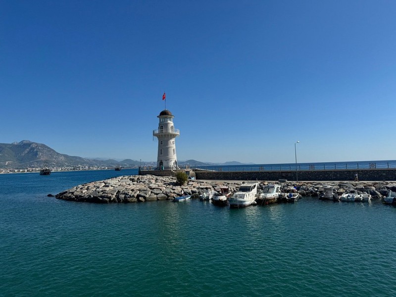 Alanya: Boat Tour with Unlimited Soft Drinks Lunch & Hotel Pickup | ®ExcursionMania