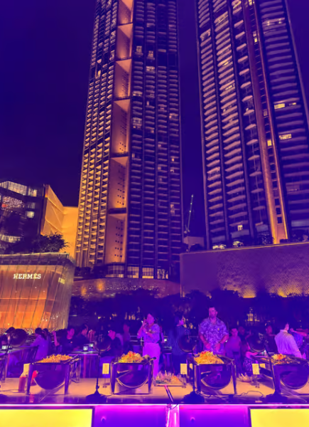 Bangkok: Luxury White Dinner Cruise Free Flow Beer and Wine | ®ExcursionMania