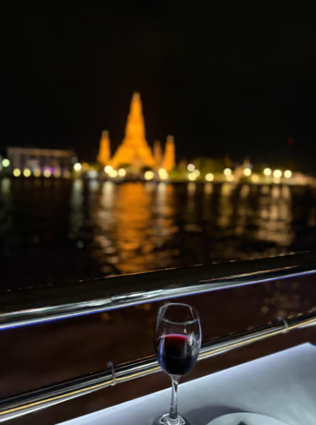 Bangkok: Luxury White Dinner Cruise Free Flow Beer and Wine | ®ExcursionMania