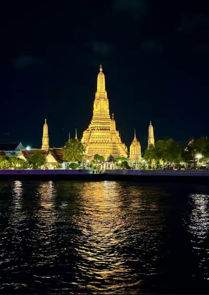 Bangkok: Luxury White Dinner Cruise Free Flow Beer and Wine | ®ExcursionMania