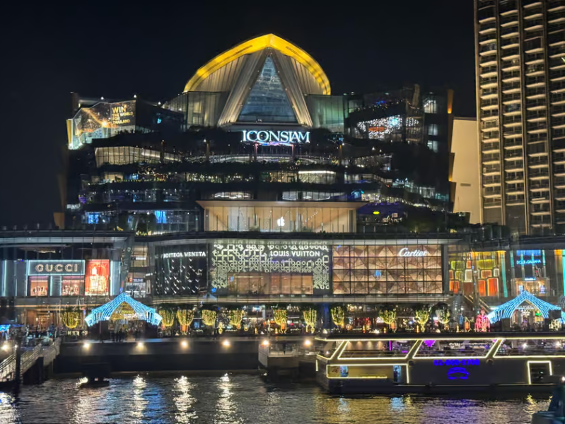 Bangkok: Luxury White Dinner Cruise Free Flow Beer and Wine | ®ExcursionMania