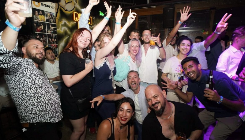 Istanbul: Party Pub Crawl with Party Bus | ®ExcursionMania