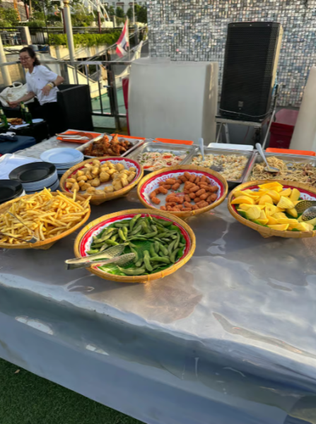 Bangkok: Yodsiam Sightseeing Cruise Snacks & Unlimited Beer | ®ExcursionMania