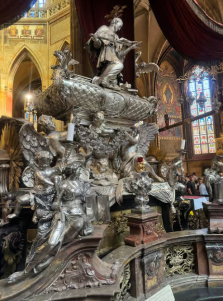 Prague: Skip-the-line Castle Ticket and Optional Audio Guide | ®ExcursionMania