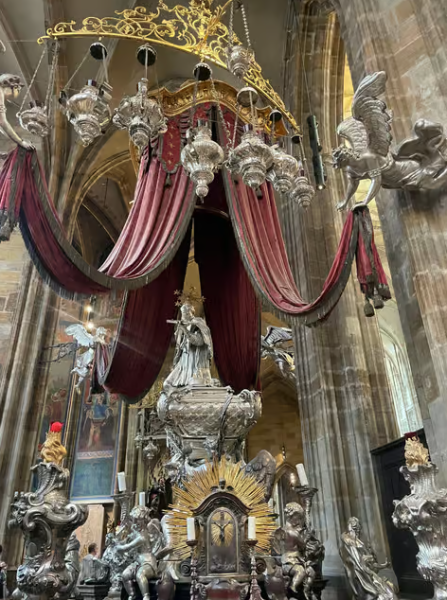 Prague: Skip-the-line Castle Ticket and Optional Audio Guide | ®ExcursionMania