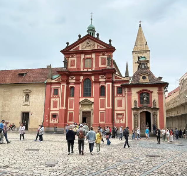 Prague: Skip-the-line Castle Ticket and Optional Audio Guide | ®ExcursionMania