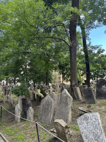 Prague : Prague: Old Town and Jewish Quarter Guided Walking Tour | ®ExcursionMania