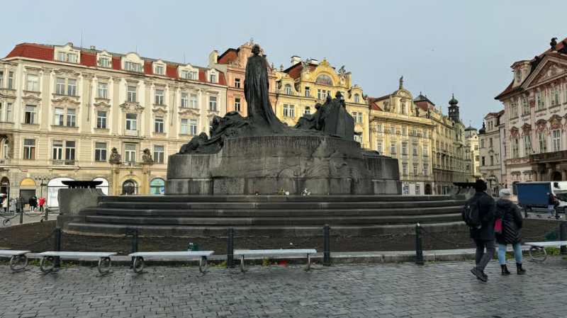 Prague: Iconic Insider Exterior Grand Walking Tour | ®ExcursionMania