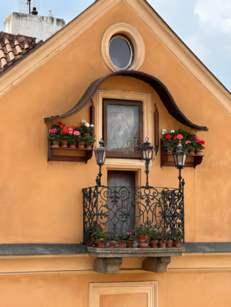 Prague: Iconic Insider Exterior Grand Walking Tour | ®ExcursionMania