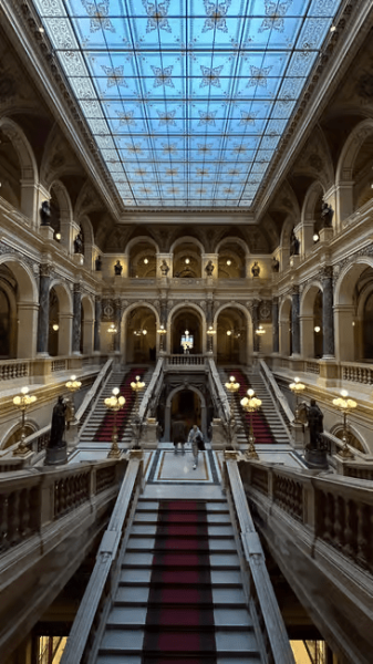 Prague: Castle, National Museum & Town Hall Tickets & Audio | ®ExcursionMania